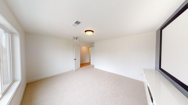 Building Photo - *Contemporary Home, Stylish Luxury, Centra...