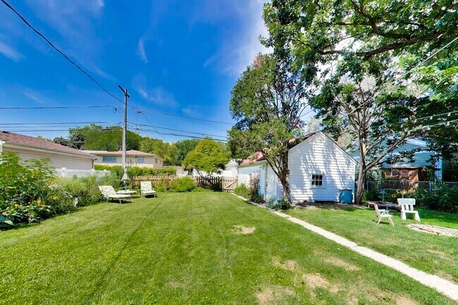Building Photo - 8326 N Kostner Ave