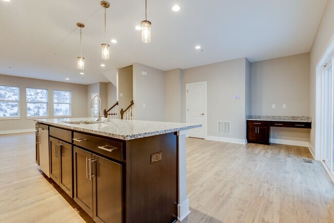 Building Photo - 4005 Stefano Dr