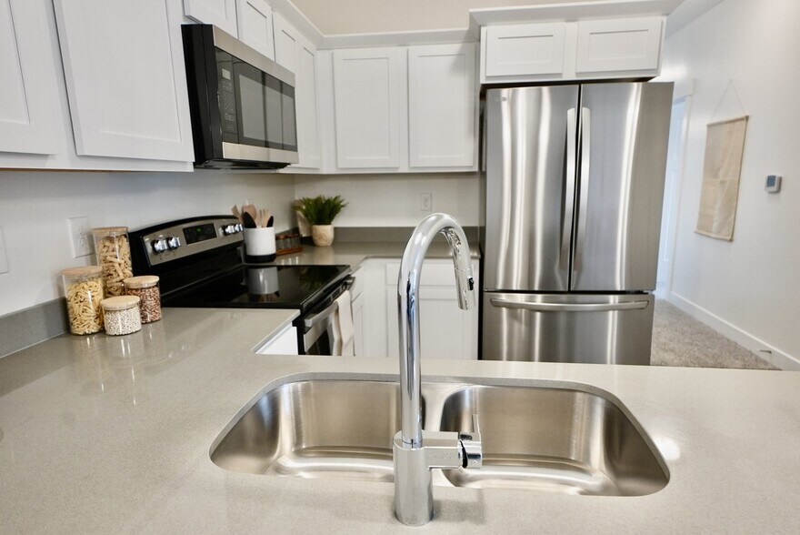 Building Photo - 14472 S Selvig Way