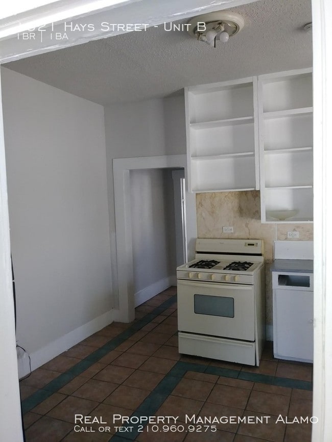 Building Photo - 1521 Hays St