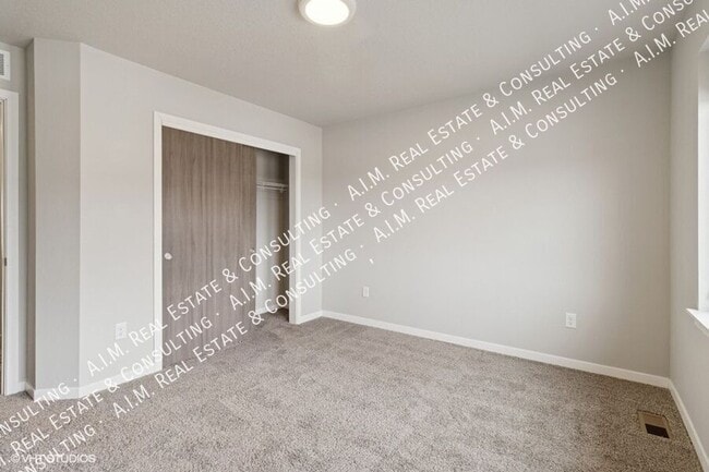 Building Photo - 1100 Edgeland St SW