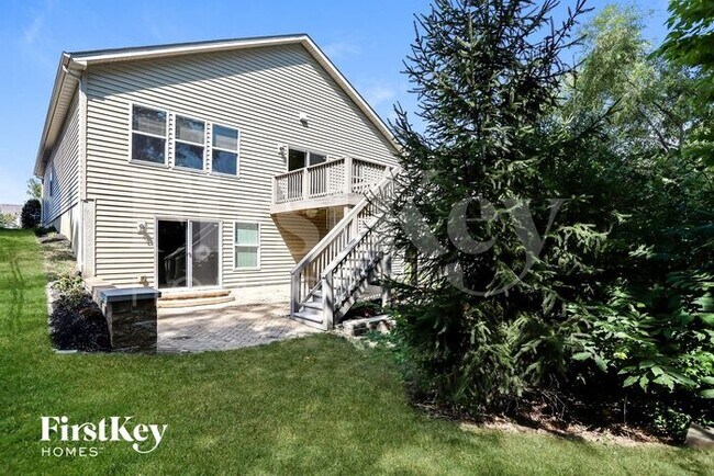 Building Photo - 304 Country Trail Dr