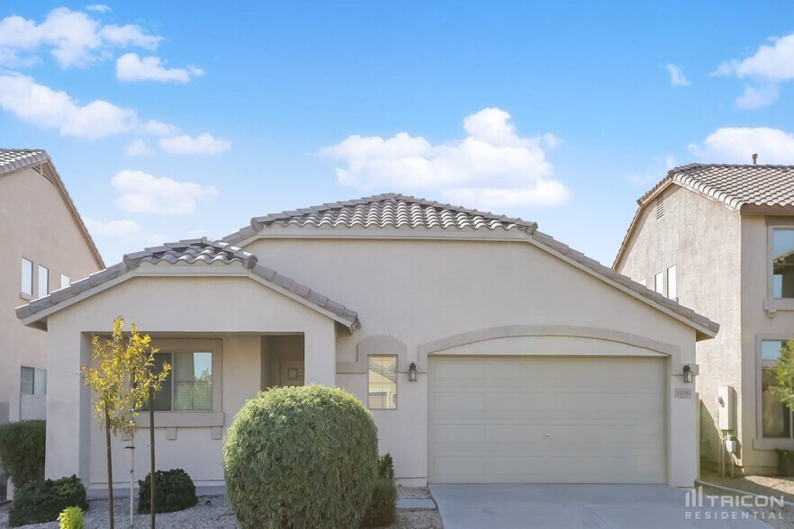 Primary Photo - 44181 W Lindgren Dr