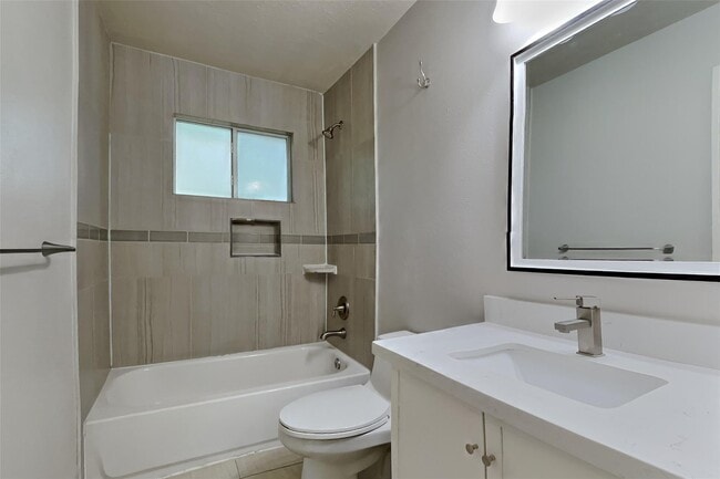 Building Photo - 40 Rockfern Rd