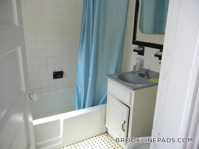 Building Photo - 208 Winthrop Rd