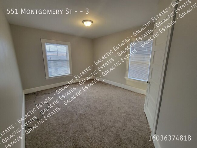 Building Photo - Third floor super spacious 4 bedroom apart...