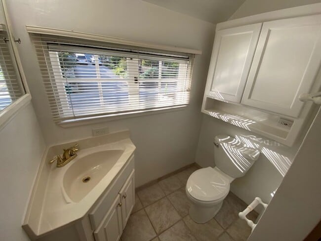 Building Photo - 24335 San Pedro Ln