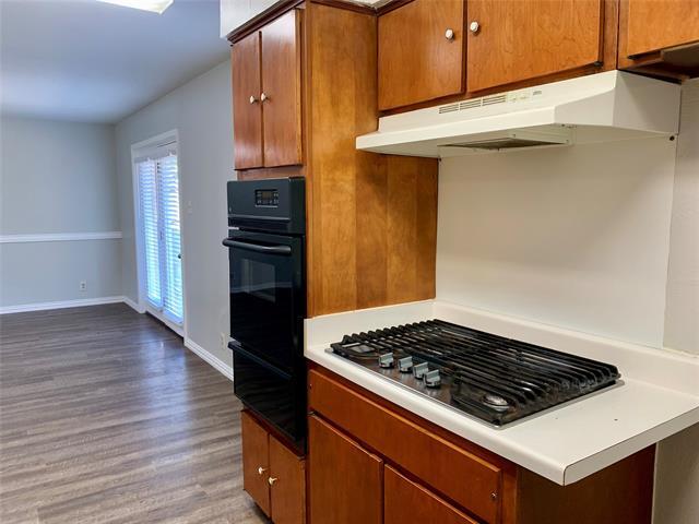 Building Photo - 909 Memorial Dr