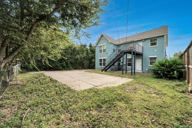 Building Photo - 2817 Truxillo St