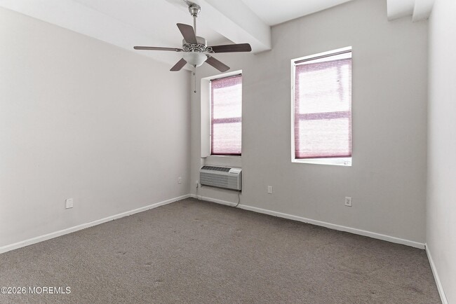 Building Photo - 39-45-45 Bruen St
