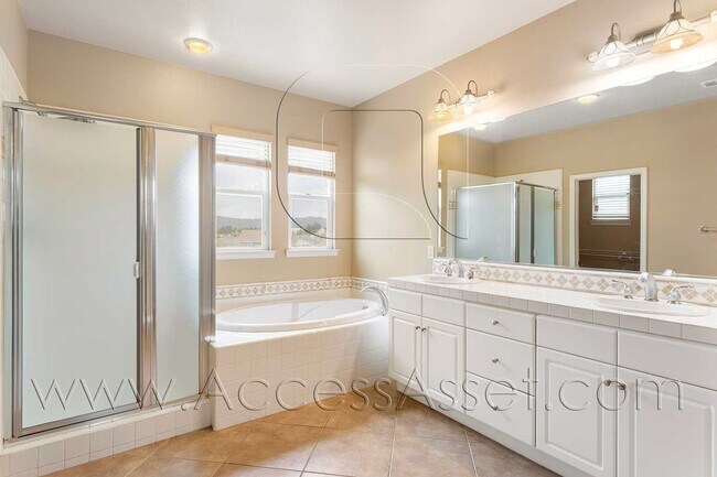 Building Photo - Stunning Luxury Living in Temecula | Expansive 4-Bedroom Masterpiece