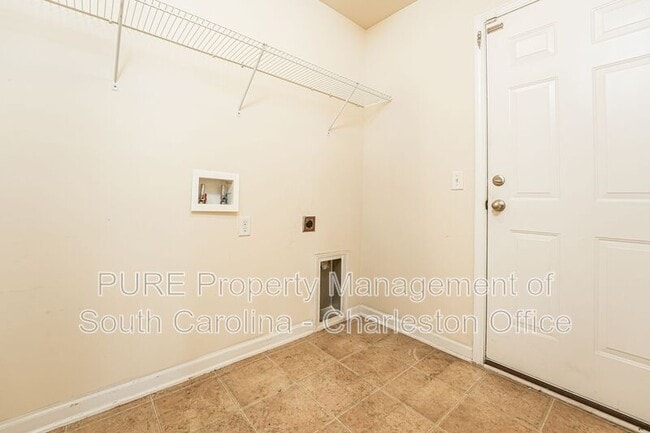Building Photo - 318 Deep River Rd