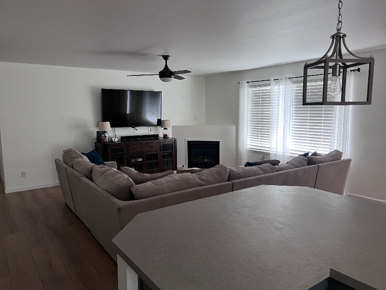 Building Photo - 1148 NE Cordero Pl