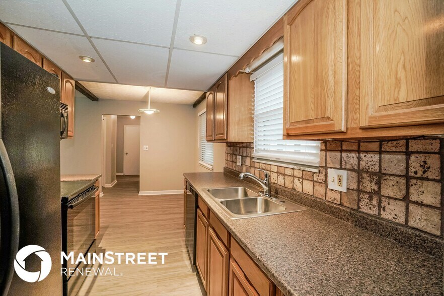 Building Photo - 1866 Faymeadow Ave