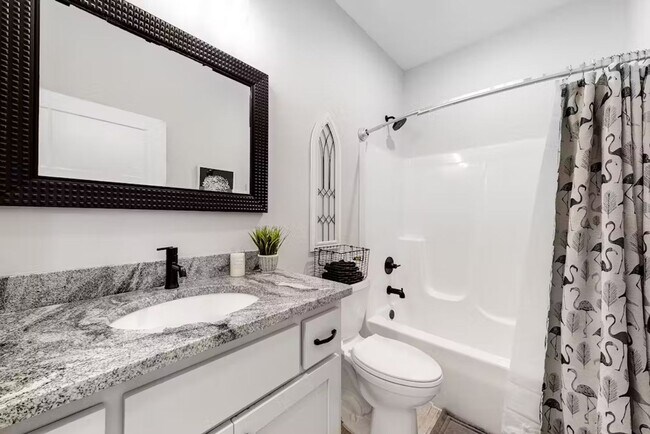 Building Photo - 3 bed 2 Bath Panama City Beach House