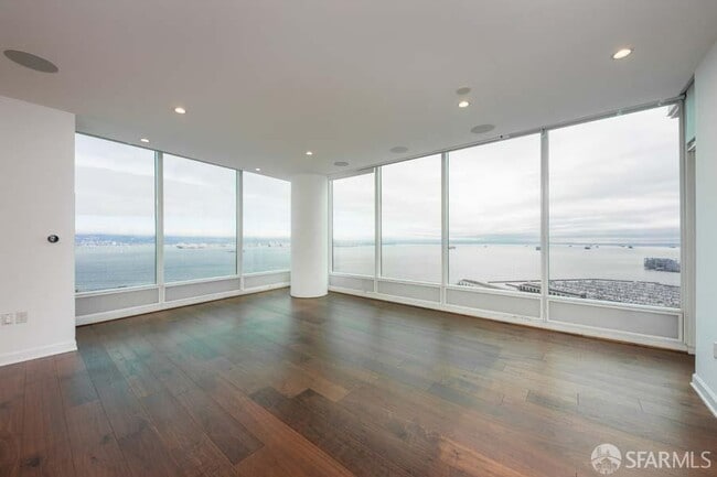 Building Photo - 425 1st St