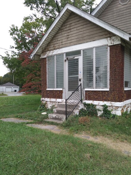 Building Photo - 2305 7th Street Rd
