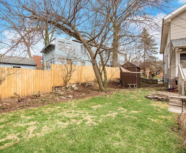 Yard - 3057 Sunset Dr