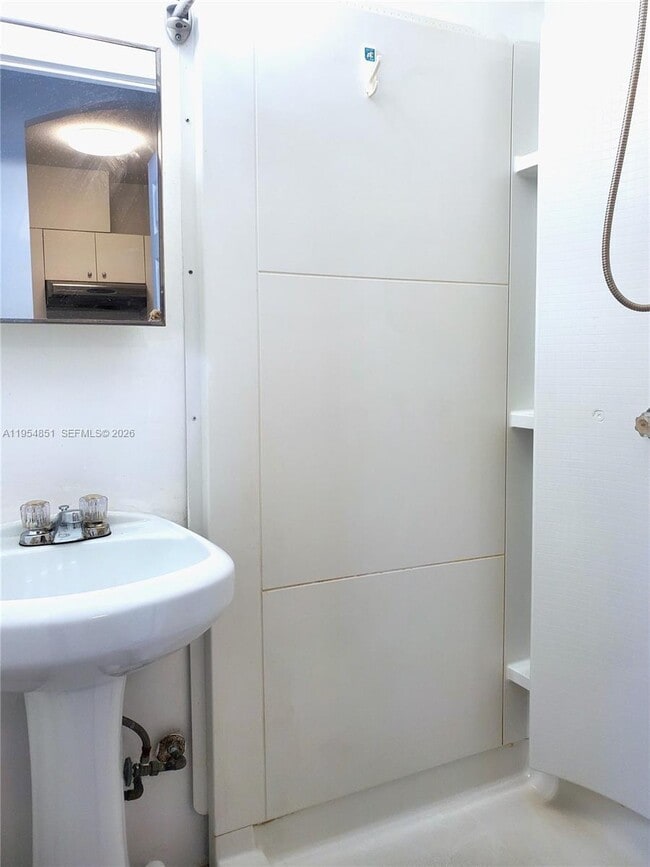 Building Photo - 120 SW 109th Ave