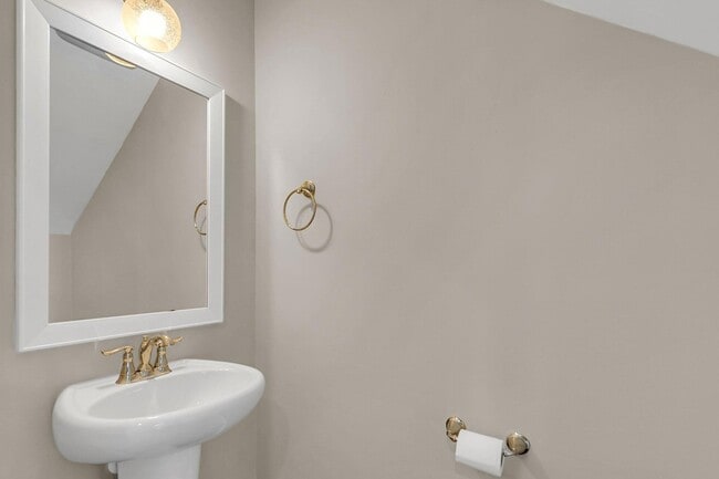 Building Photo - 146 Winding Branch Dr