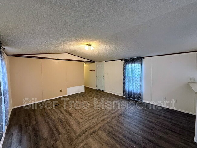 Building Photo - 236 Lark Meadow Dr