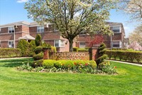 Building Photo - 196-36 Pompeii Ave