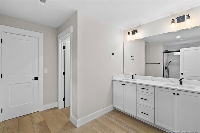 Building Photo - 22 S Shamrock Dr