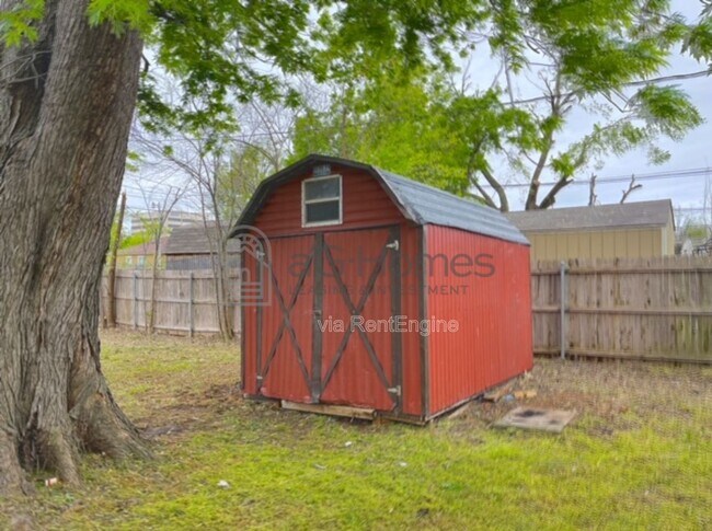 Building Photo - 4722 SE 27th St