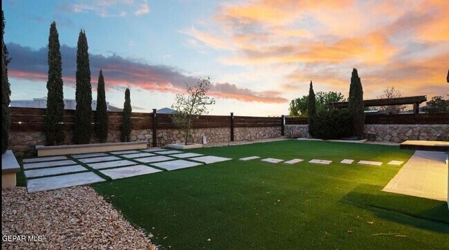 Building Photo - 409 Emerald Bluff Dr