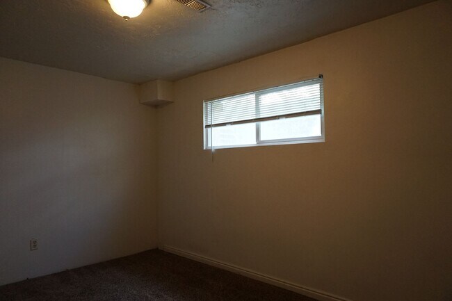 Building Photo - 3543 Valley Heights Dr