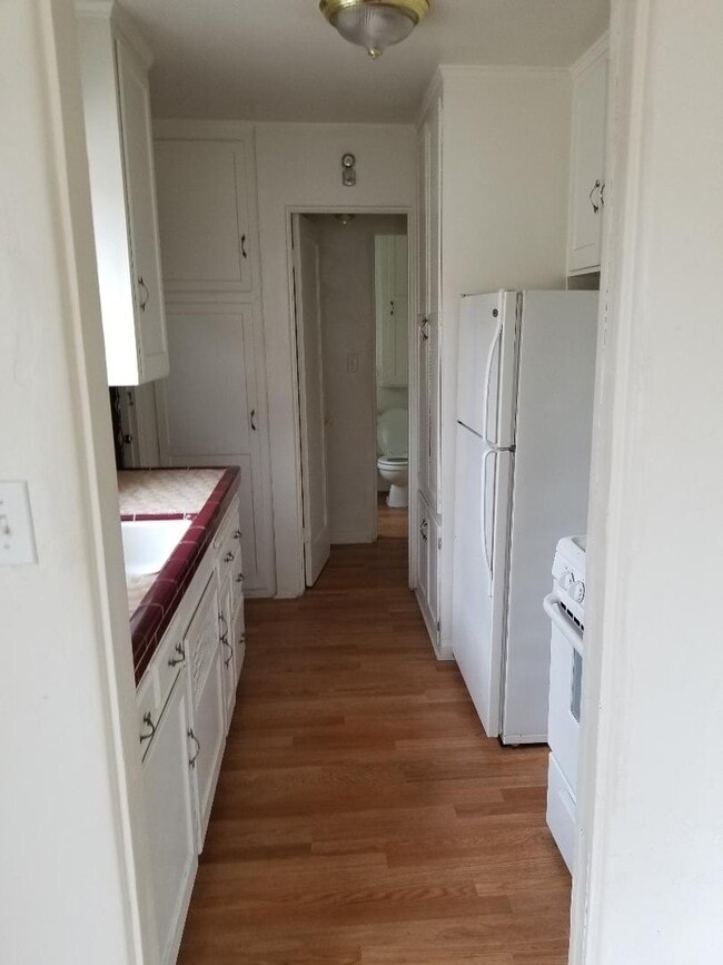 Building Photo - 4432 Utah St