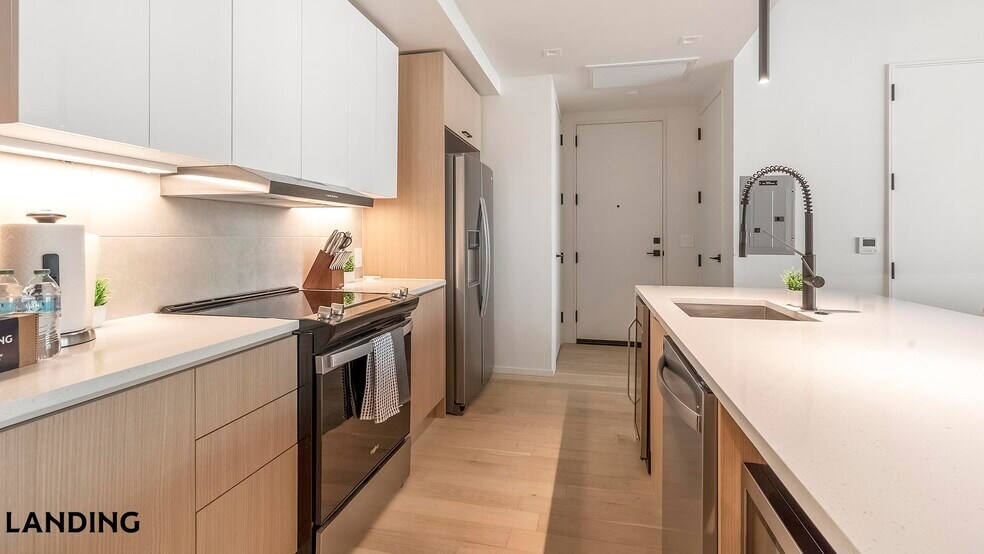 Building Photo - 143 E Commerce St