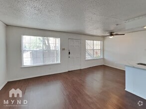 Building Photo - 3624 Parkridge Dr