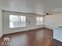 Building Photo - 3624 Parkridge Dr