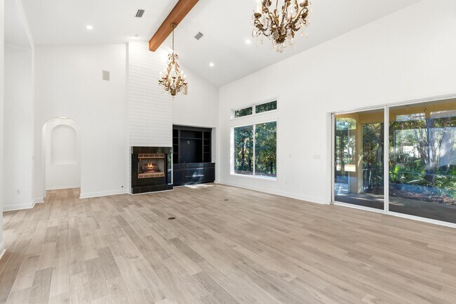 Building Photo - 2928 Pine Valley Dr