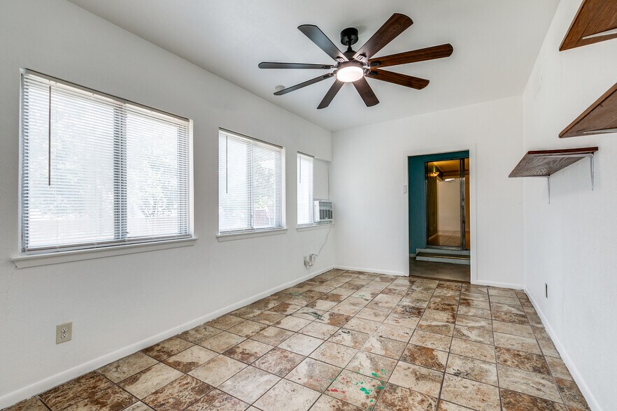 Building Photo - 123 Stardream Dr