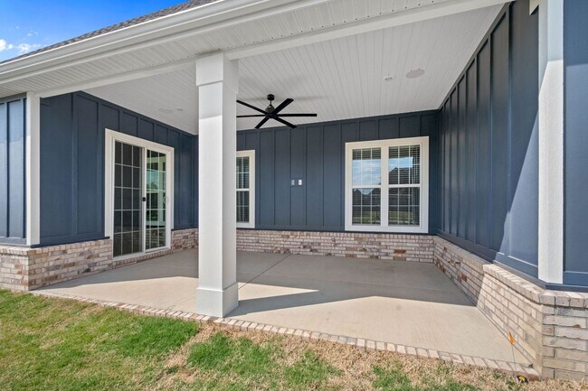 Building Photo - 6465 Courtland Ave