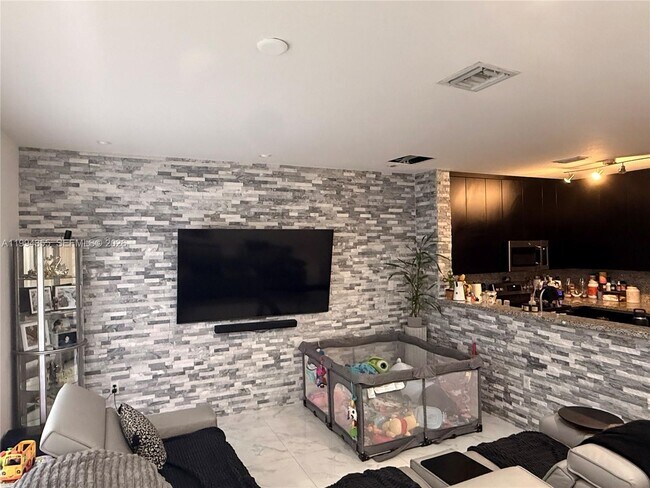 Building Photo - 8470 SW 150th Ave