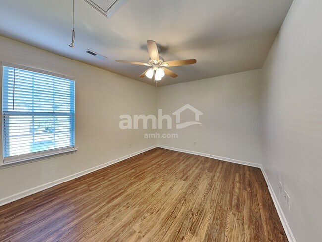 Building Photo - 304 Trout Valley Rd