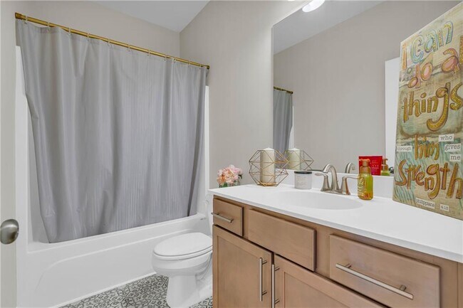 Building Photo - 1959 Hidden Hts