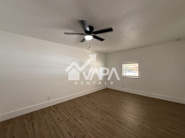 Building Photo - 4710 Bernadine Dr