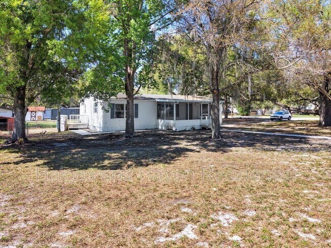 Building Photo - 322 Clearwater Lake Dr