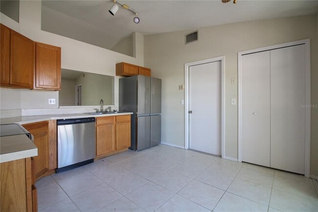 Building Photo - 527 Emerald Cove Loop