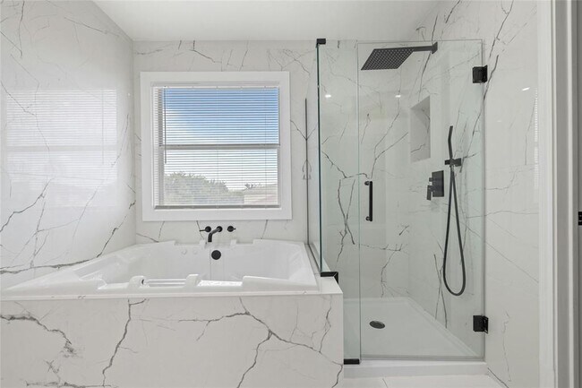 Building Photo - 3809 Haleys Way