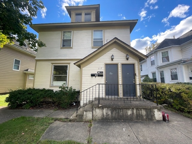 Primary Photo - 617 Portage Ave