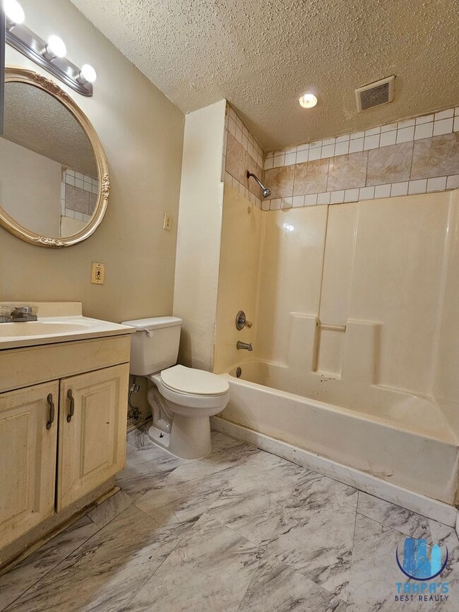 Building Photo - E99THAVE#1504