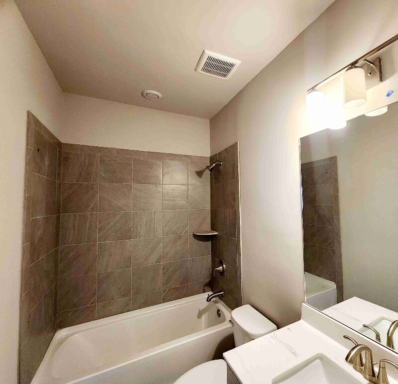 Building Photo - 1054 Knoxboro Ln