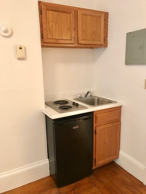 Building Photo - 1067 Beacon St