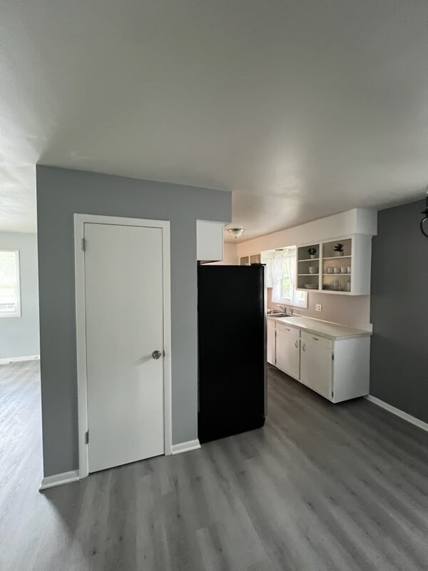 Building Photo - 520 S Eastern Ave